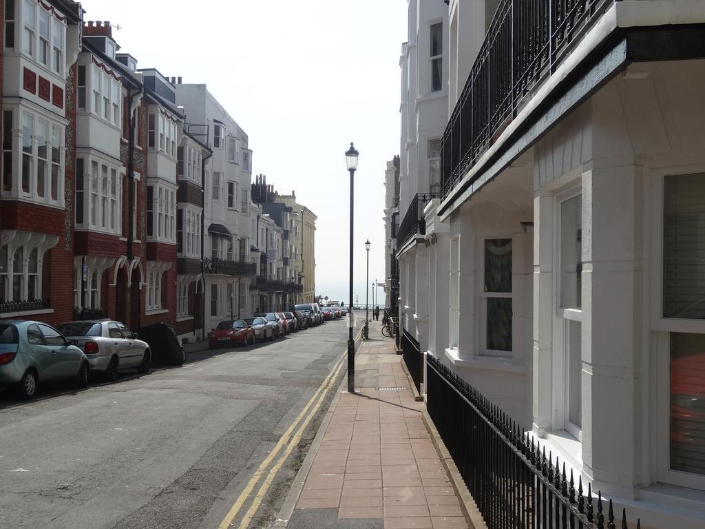 Burlington Beach Apartments 브라이턴 객실 사진