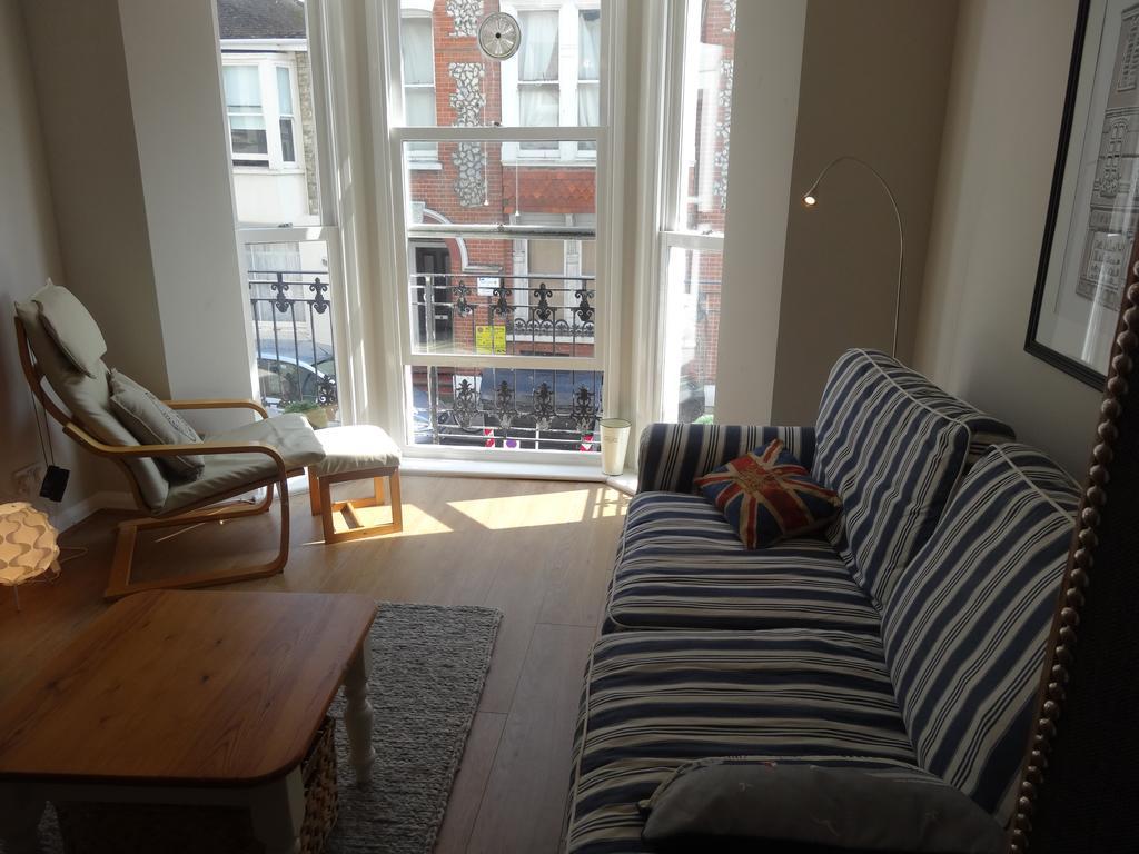Burlington Beach Apartments 브라이턴 객실 사진